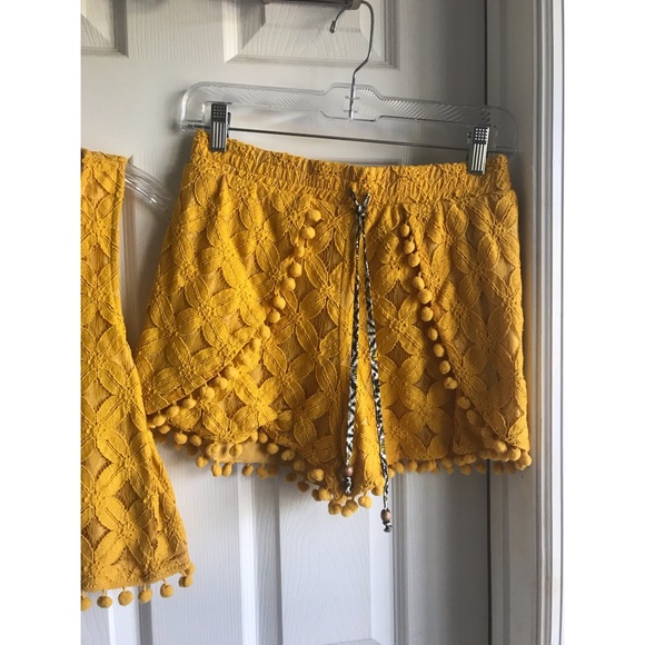 Fun Mustard Color Set - Picture 3 of 6